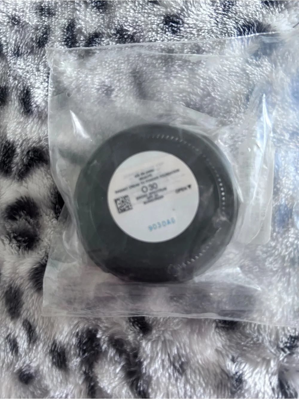 cle de peau Radiant Cream-To-Powder Foundation - Beige (030)